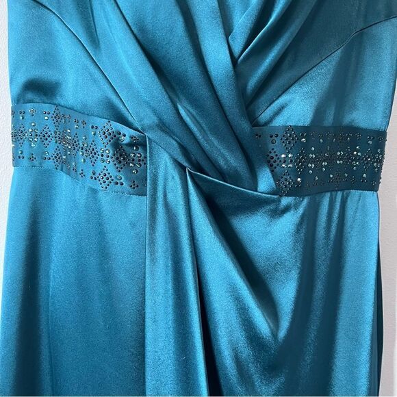 St. John Satin Dress with Embellishments Size 12 - Picture 3 of 10